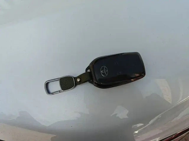 Toyota Sienna — Фото автомобиля 8