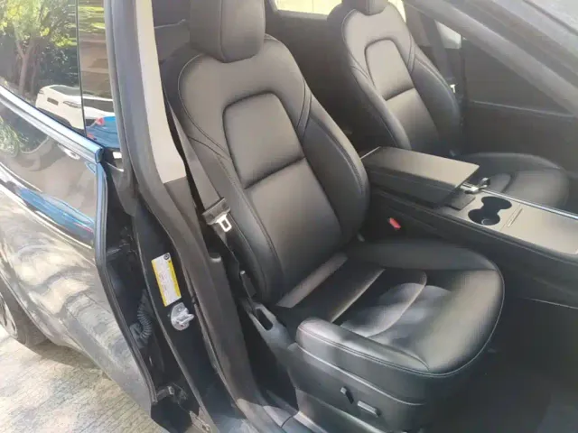 Tesla Model Y — Фото автомобиля 24