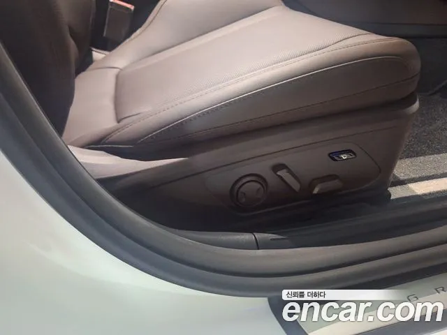 Hyundai Grandeur GN7 — Фото автомобиля 10