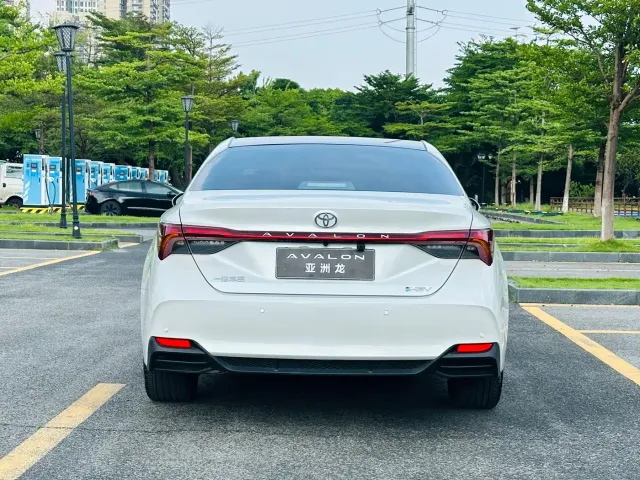 Toyota Avalon 2024 Hybrid 2.0L Luxury Edition — Фото автомобиля 7