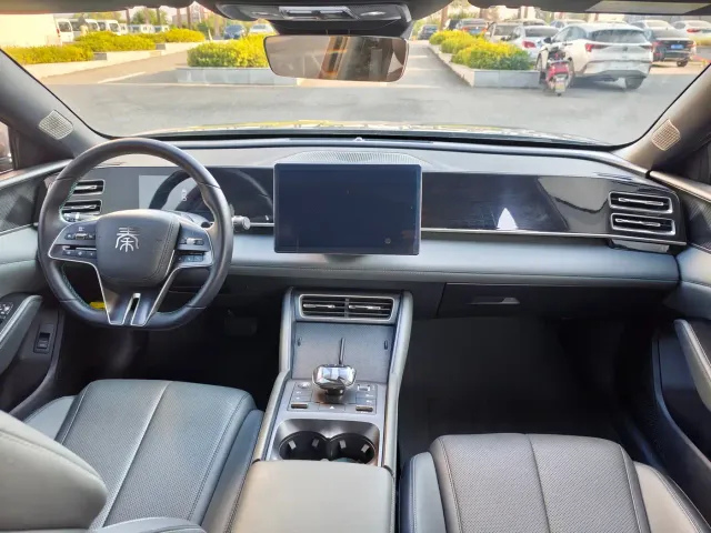 BYD Qin L — Фото автомобиля 8