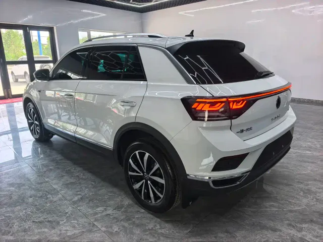 Volkswagen T-Roc — Фото автомобиля 4