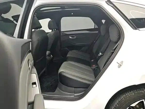 BYD Qin L — Фото автомобиля 6