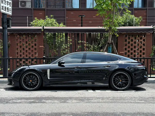 Porsche Panamera — Фото автомобиля 3