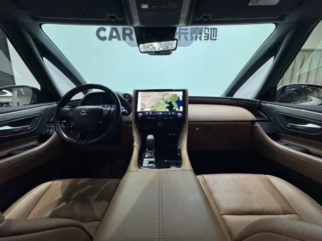 Toyota Alphard — Фото автомобиля 17