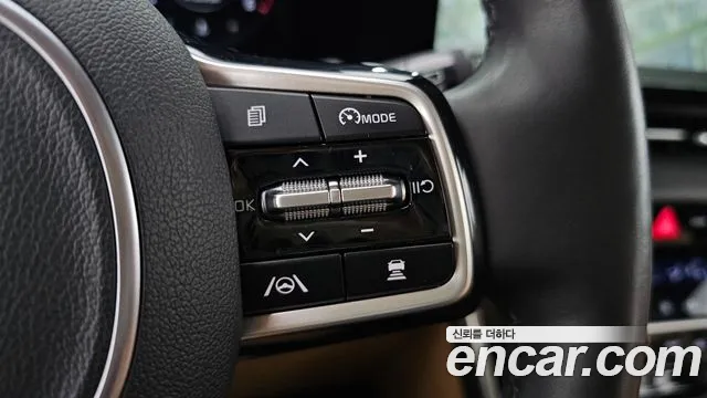 Kia Carnival Generation 4 — Фото автомобиля 17