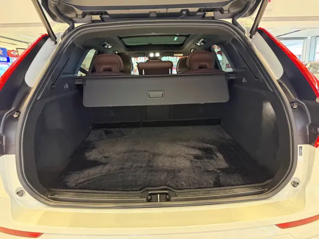 Volvo XC60 — Фото автомобиля 14