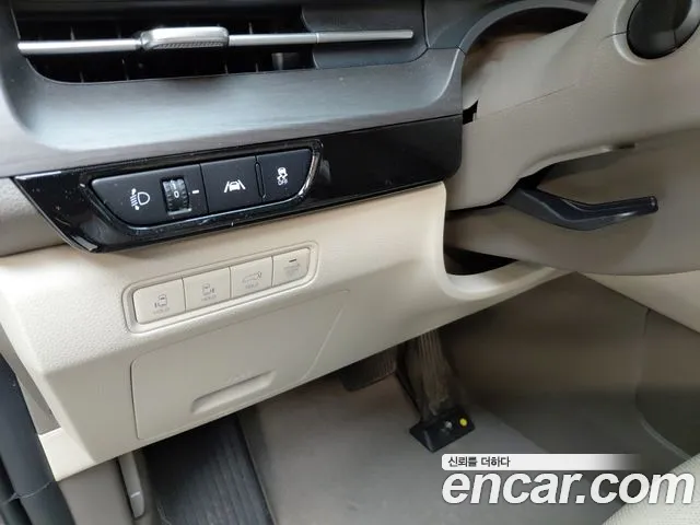 Kia Carnival Generation 4 — Фото автомобиля 27