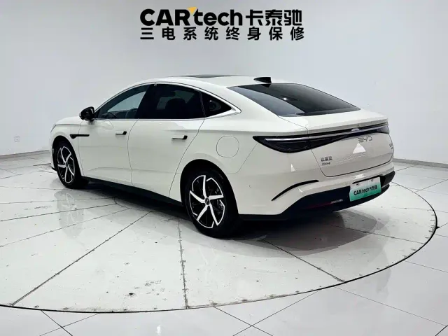 BYD Seal 07 DM-i — Фото автомобиля 7