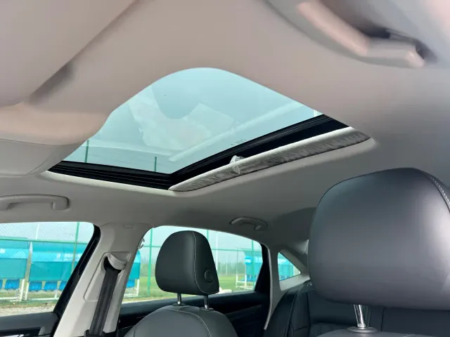 Volkswagen Passat — Фото автомобиля 14