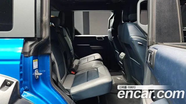Ford Bronco — Фото автомобиля 12