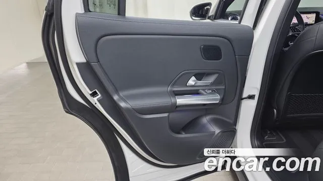 Mercedes-Benz EQA — Фото автомобиля 24