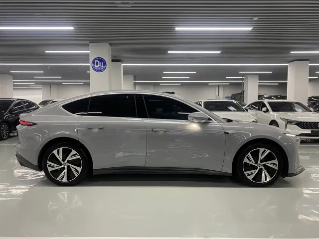 Nio ET5 — Фото автомобиля 16