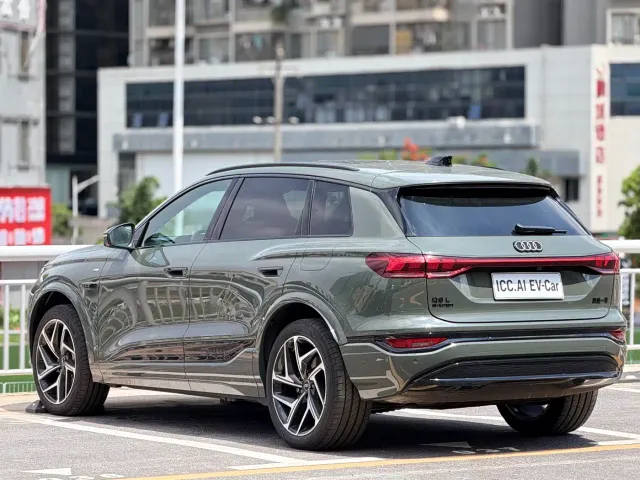 Audi Q6L e-tron — Фото автомобиля 5