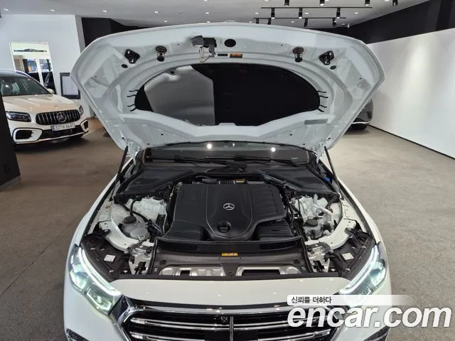 Mercedes-Benz E-Class — Фото автомобиля 6