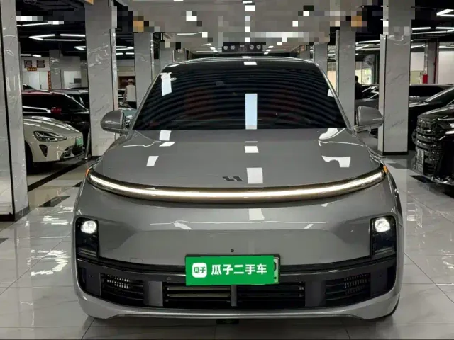 Li Auto L8 — Фото автомобиля 2