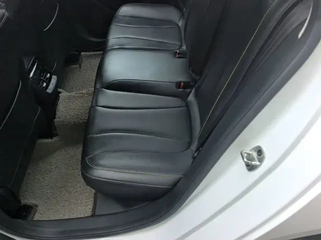 Roewe i5 — Фото автомобиля 16