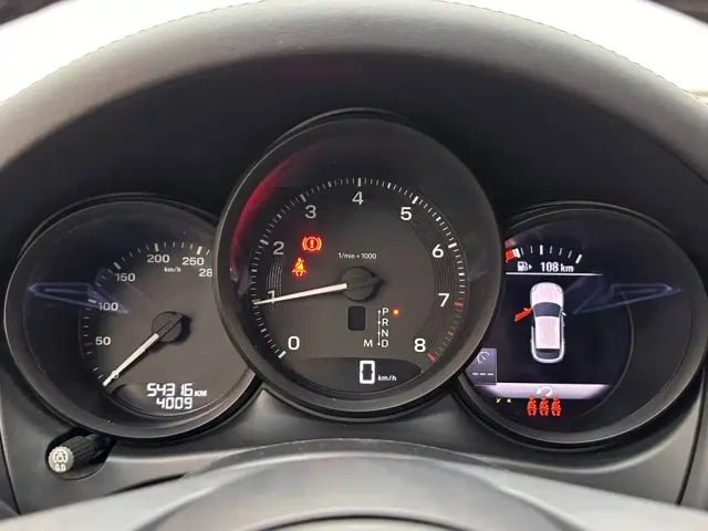 Porsche Macan — Фото автомобиля 14