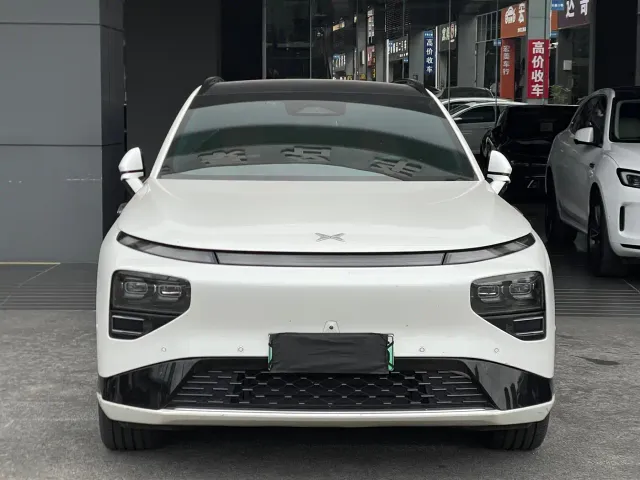 Xpeng G9 — Фото автомобиля 2