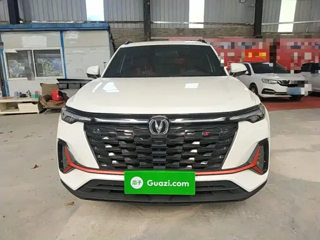 Changan CS35 Plus — Фото автомобиля 2