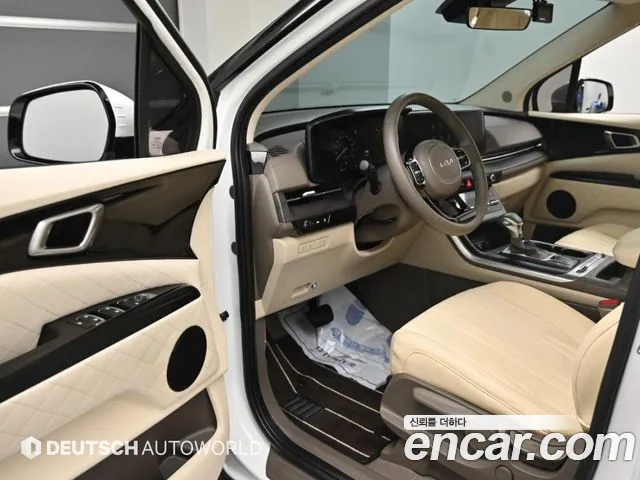 Kia Carnival Generation 4 — Фото автомобиля 11