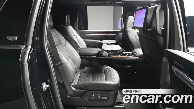 Cadillac Escalade Escalade 5 поколение — Фото автомобиля 3