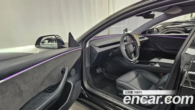Tesla Model 3 — Фото автомобиля 15