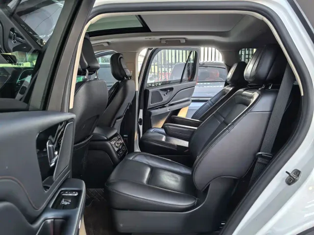 Lincoln Aviator — Фото автомобиля 11