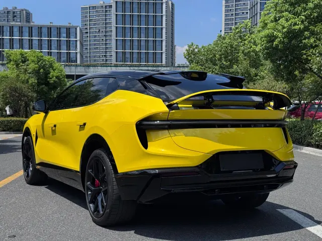 Lotus Eletre — Фото автомобиля 18