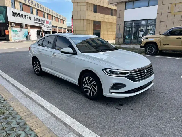 Volkswagen Lavida — Фото автомобиля 3