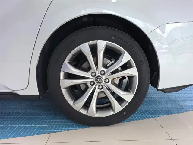 Toyota Sienna — Фото автомобиля 5