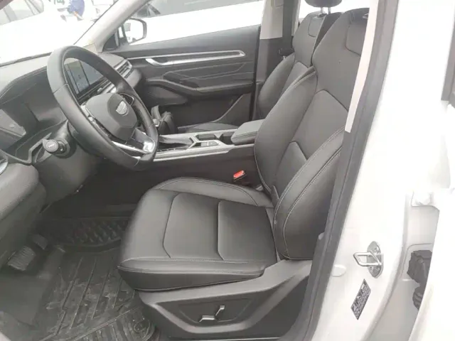 Geely Emgrand — Фото автомобиля 14