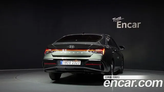 Hyundai Avante CN7 — Фото автомобиля 4