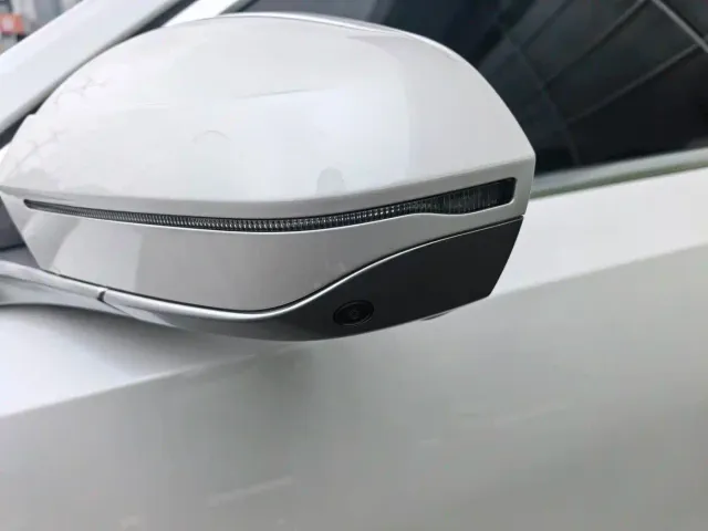 BMW BMW i5 2024 eDrive 35L Premium Model M Sport Package — Фото автомобиля 6