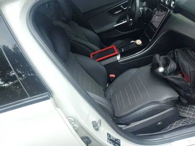 Mercedes-Benz C-Class — Фото автомобиля 24