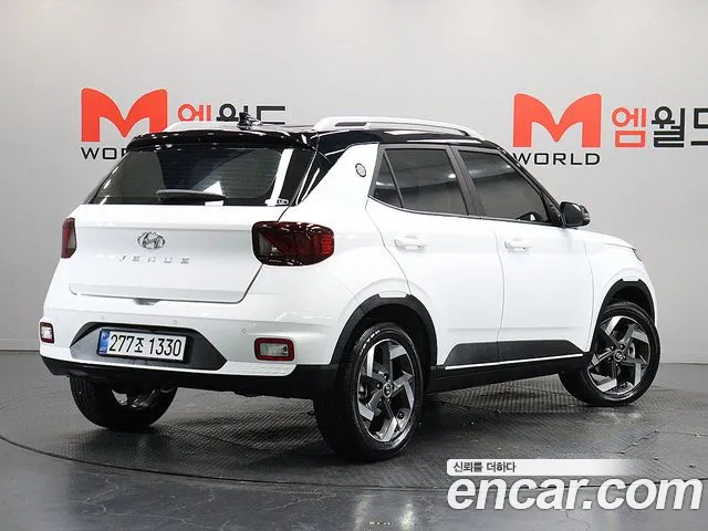 Hyundai Venue — Фото автомобиля 2