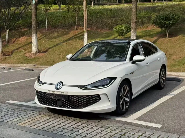 Фотография автомобиля — Volkswagen Lamando