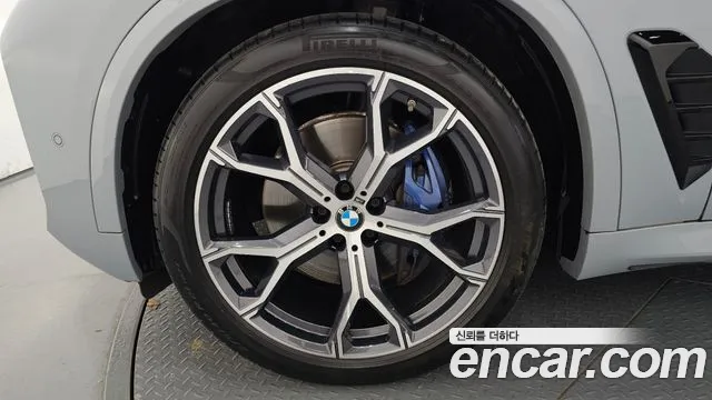 BMW X5 xDrive 40i M Sport — Фото автомобиля 5