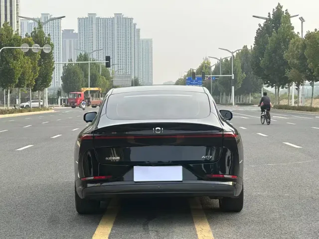 Changan Qiyuan A07 — Фото автомобиля 8