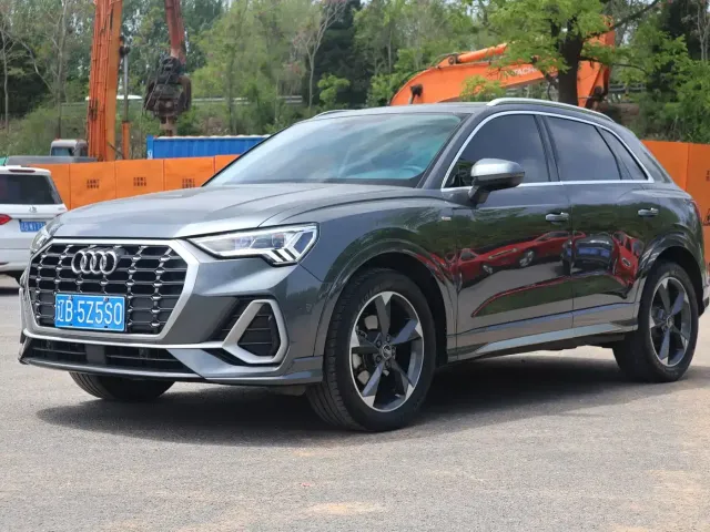 Фотография автомобиля — Audi Q3