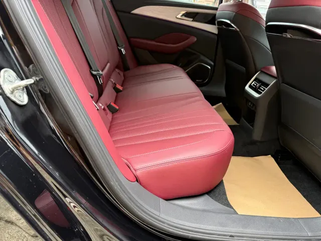 Hongqi H5 — Фото автомобиля 17
