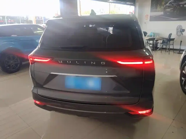 Wuling Victory — Фото автомобиля 5
