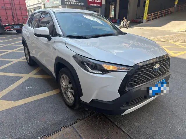 Toyota Corolla Cross — Фото автомобиля 3