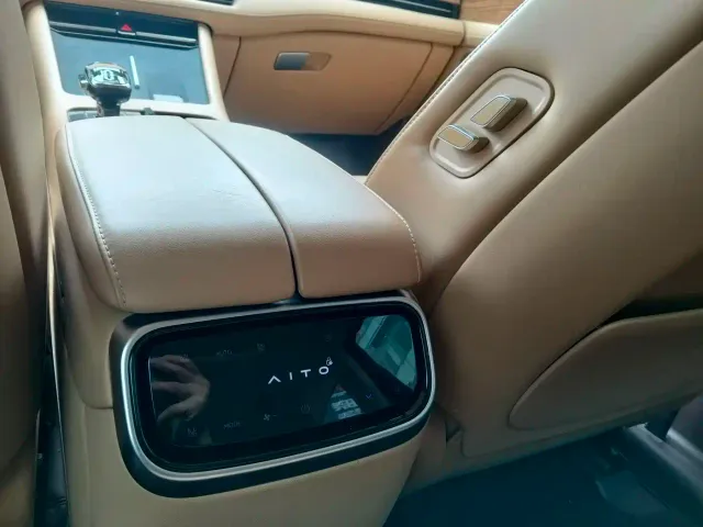 Aito M7 — Фото автомобиля 17