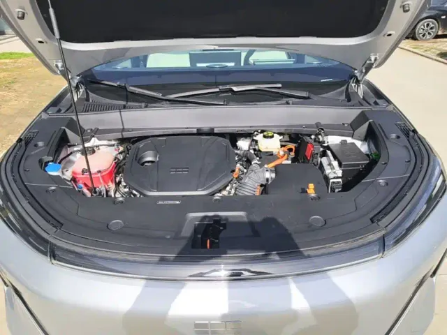 Geely Galaxy Starship 7 EM-i — Фото автомобиля 19