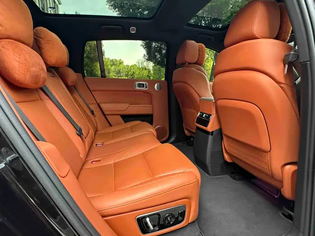 Li Auto L7 — Фото автомобиля 24