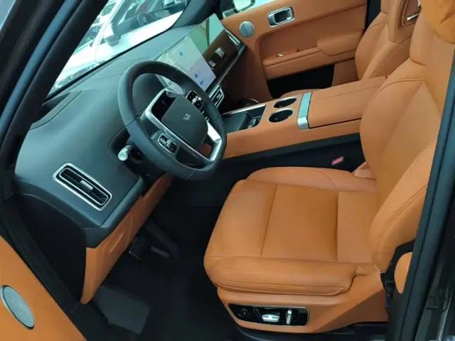 Li Auto L7 — Фото автомобиля 14