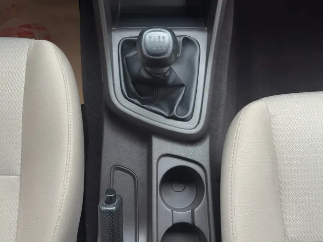 Wuling Hongguang V — Фото автомобиля 14