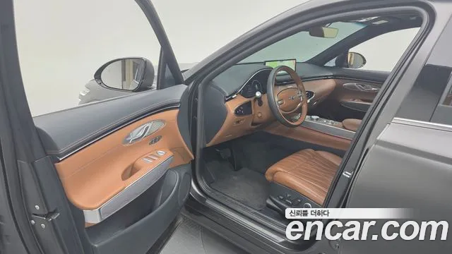 Genesis GV70 — Фото автомобиля 10