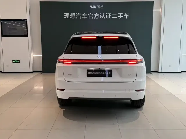 Li Auto L7 — Фото автомобиля 6